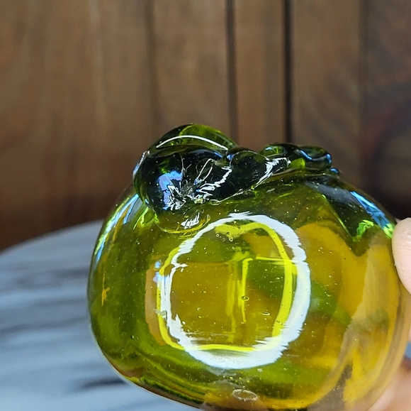 Amber Glass Apple - Picture 6 of 12
